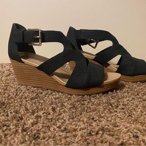 *Brand New* Dr. Scholl’s black, size 6. Bailey wedge sandal